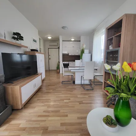 Luxury 4u- Pag Apartamento *